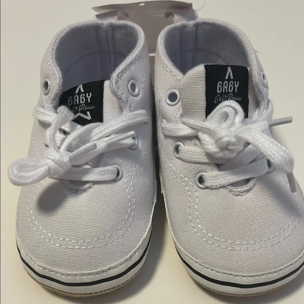 NWT Baby Pre-Walker White Shoes 12-18 months